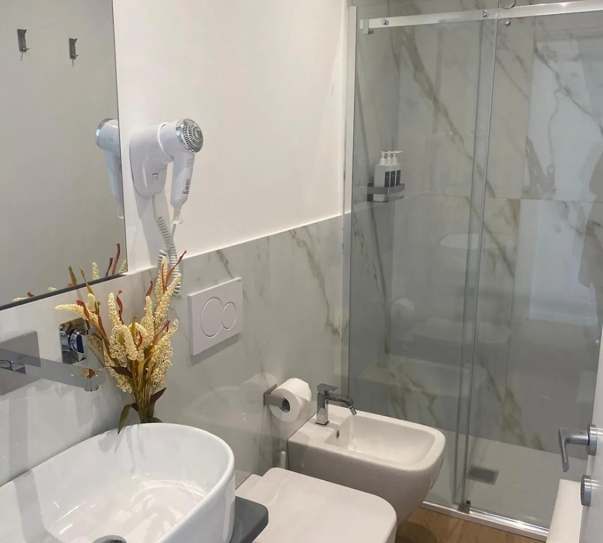 Keizna Rooms تشيزينا إيطاليا